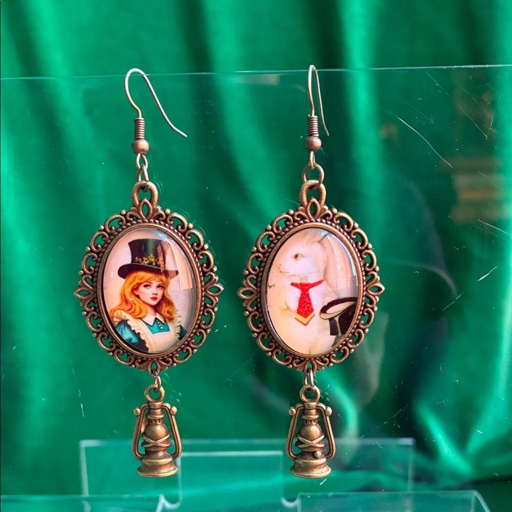 NEW Alice in Wonderland/rabbit cameo style dangle earrings in antique goldtone